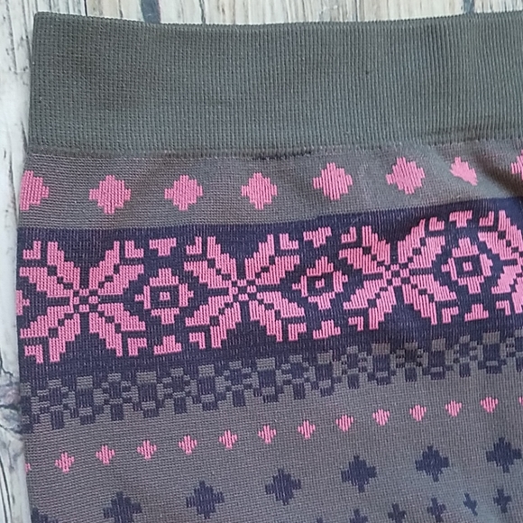 Thick Stretch Leggings - Picture 4 of 7